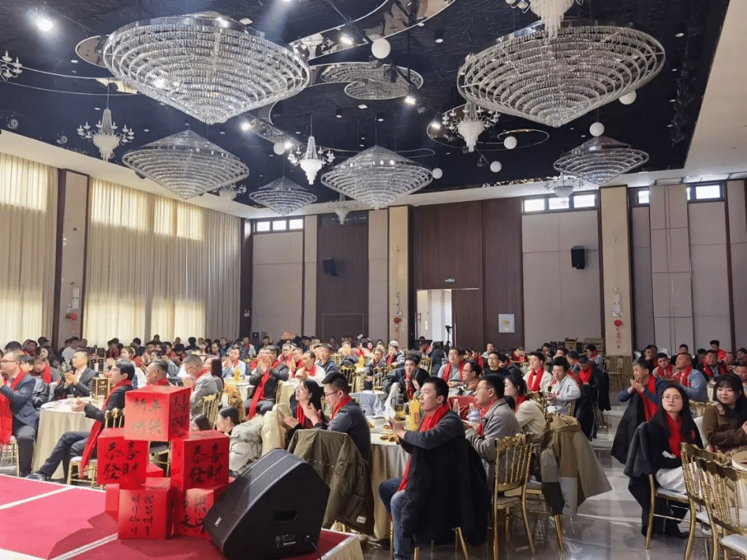 千淘万漉虽辛苦 · 吹尽狂沙始到金 | k8凯发(中国)集团2024年终盛典圆满举办！