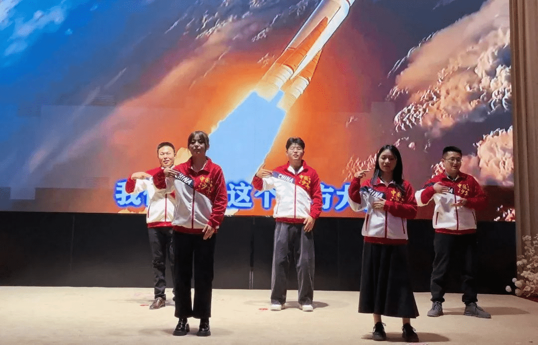 千淘万漉虽辛苦 · 吹尽狂沙始到金 | k8凯发(中国)集团2024年终盛典圆满举办！