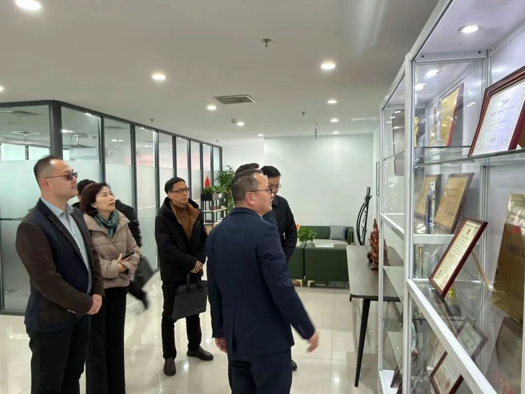 政企同心谋开展！马鞍山市领导莅临k8凯发(中国)科技集团总部考察研讨